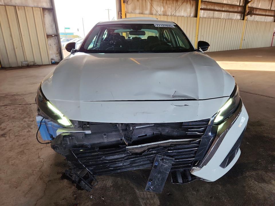 2024 Niss Altima 2.5 s