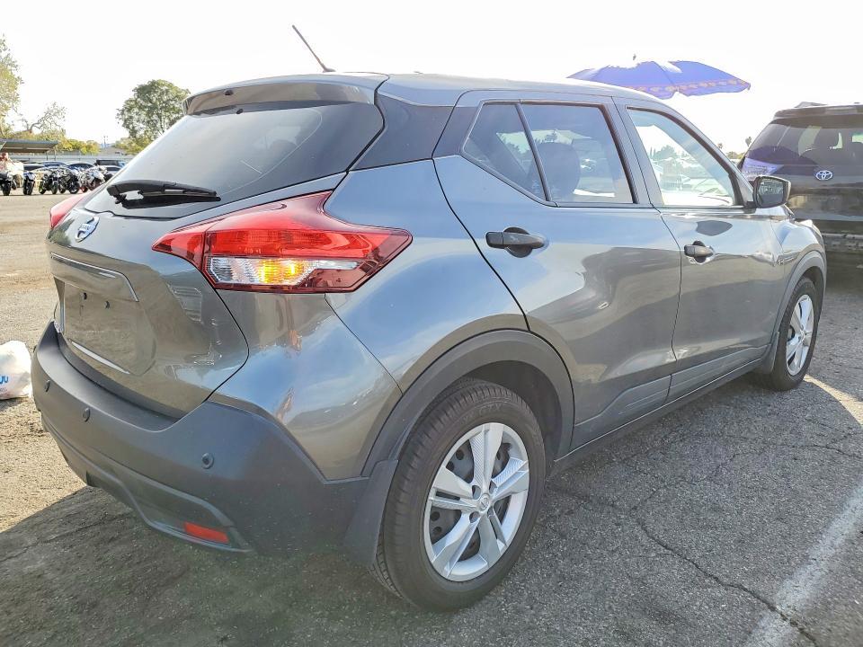 2020 Nissan Kicks s
