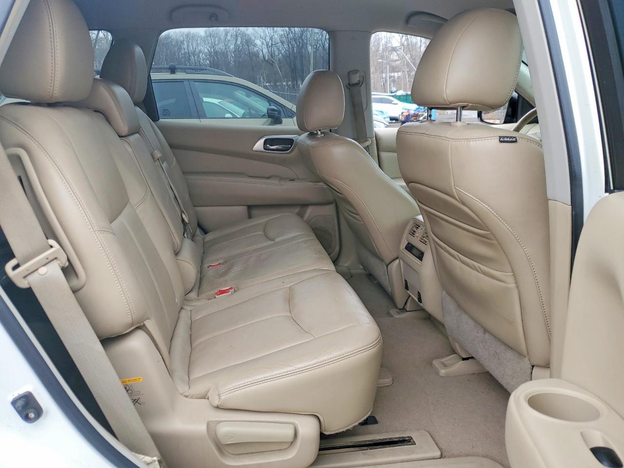 2013 Nissan Pathfinder s