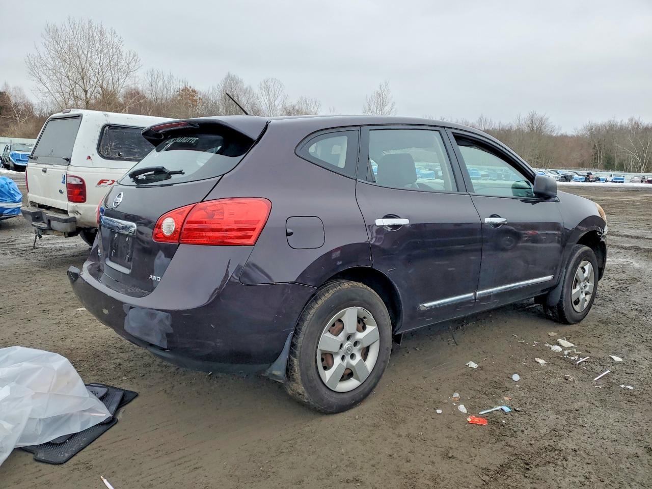 2013 Niss Rogue s awd