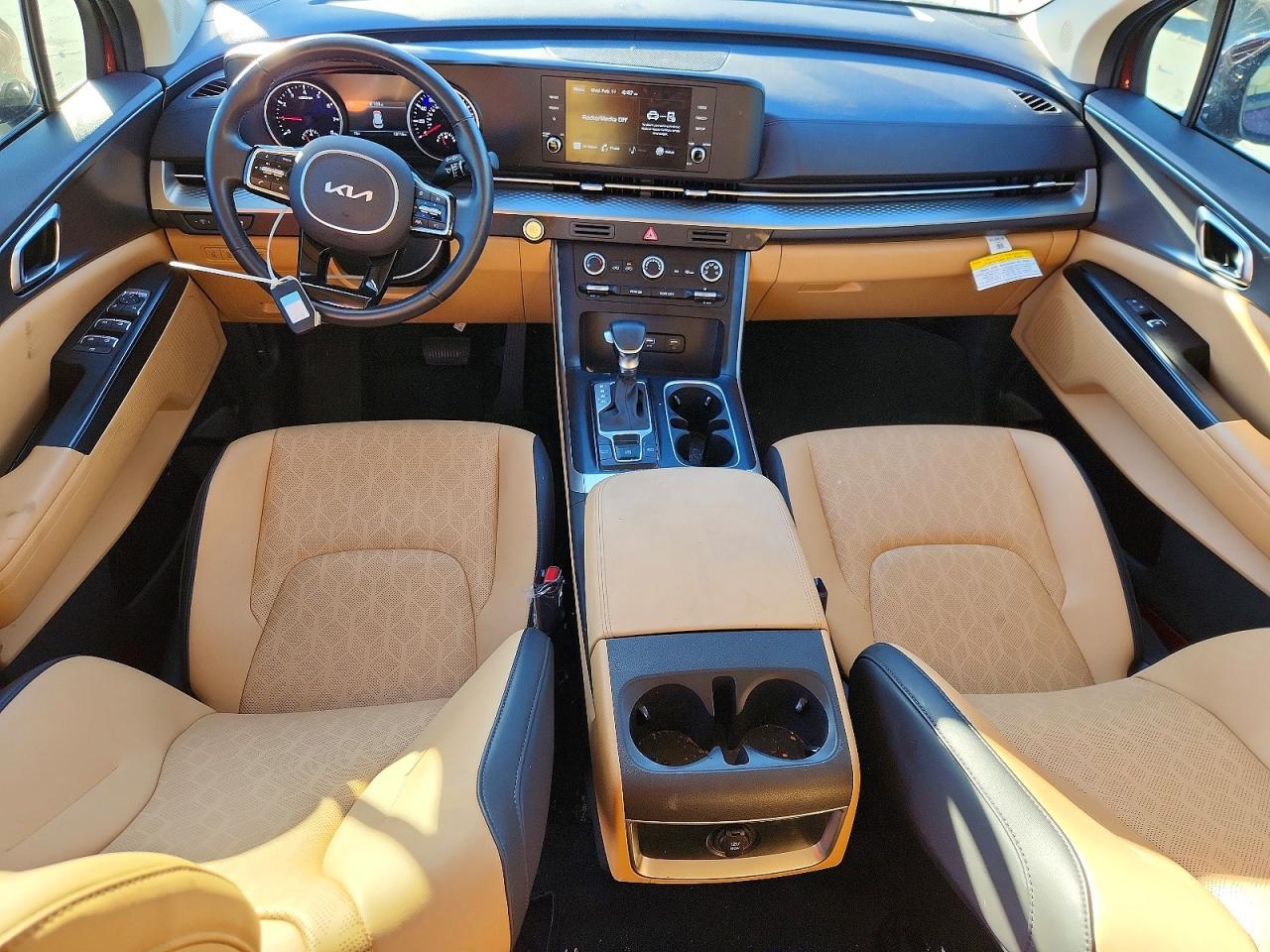 2022 KIA Carnival lx