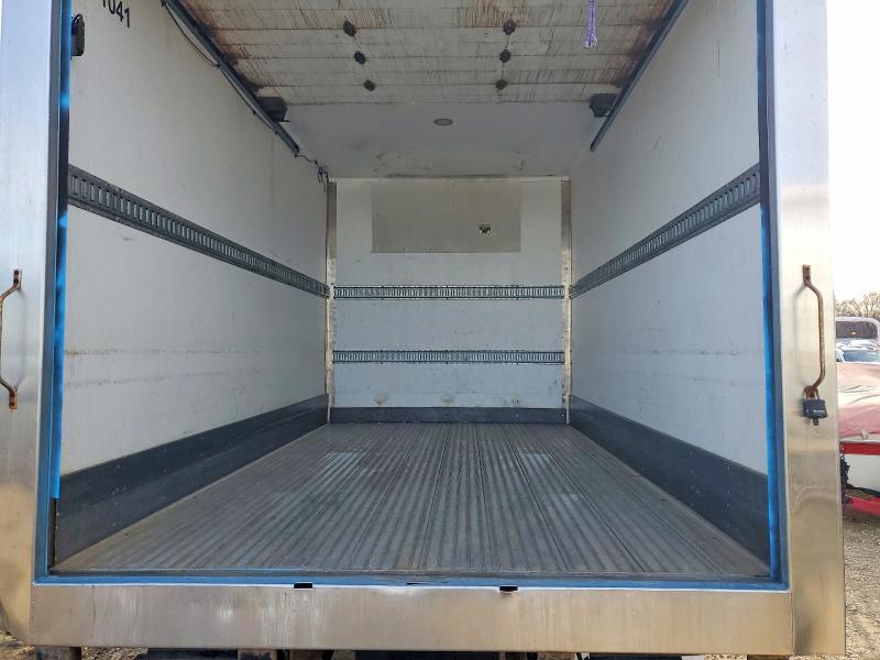 2015 Isuzu Npr hd box Truck