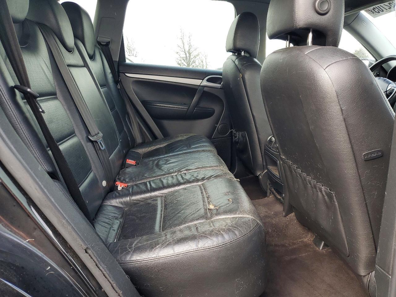 2005 Porsche Cayenne s