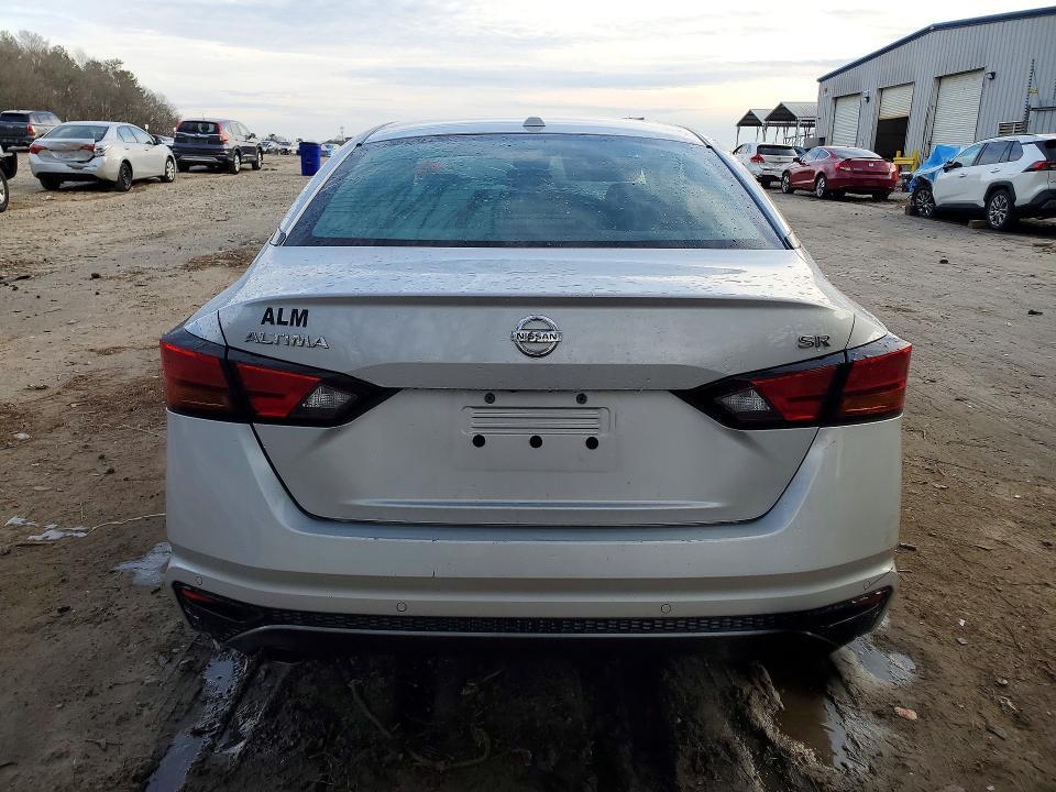 2022 Nissan Altima sr