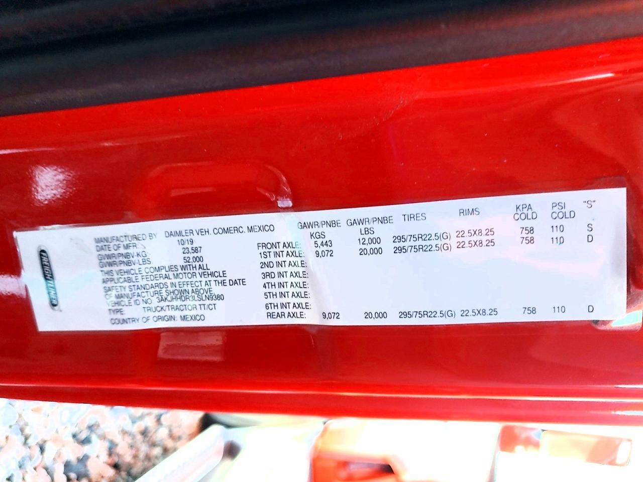 2020 Freigliner 2020 Freightliner Cascadia 126 Semi Truck