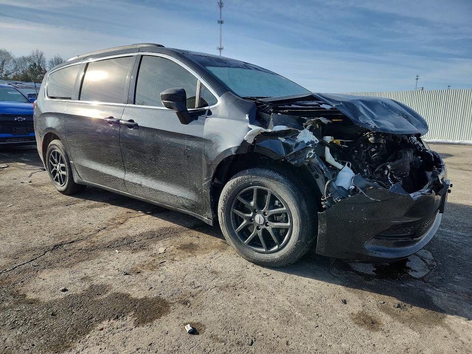 2021 Chrysler Voyager lxi