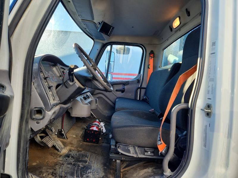 2016 Freightliner Business Class M2 Semi Truck