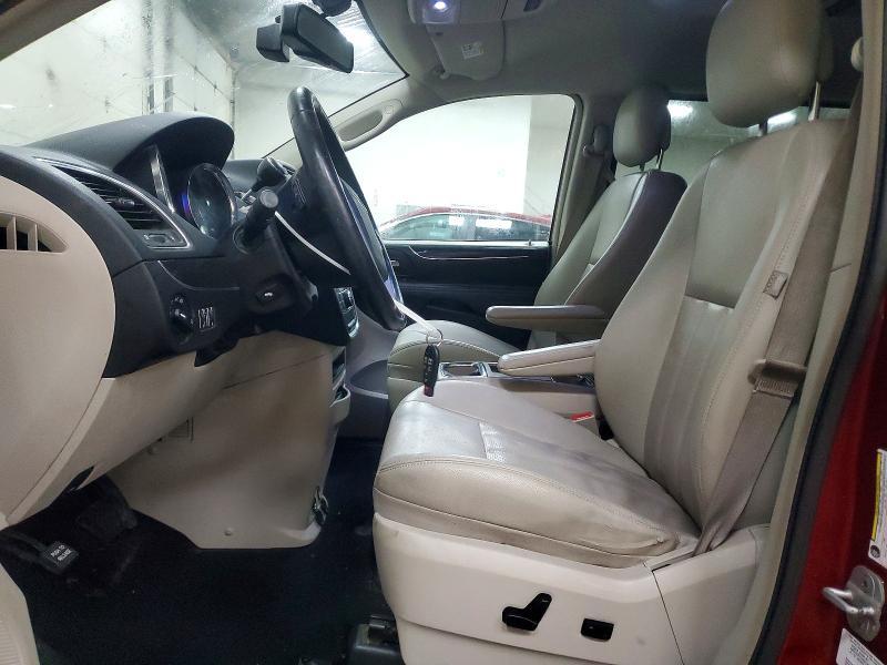 2012 Chrysler Town & Country Touring l