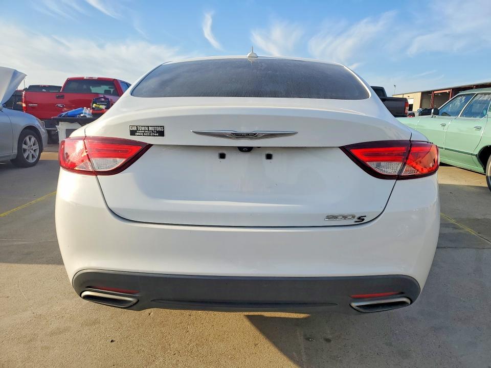 2016 Chrysler 200 s