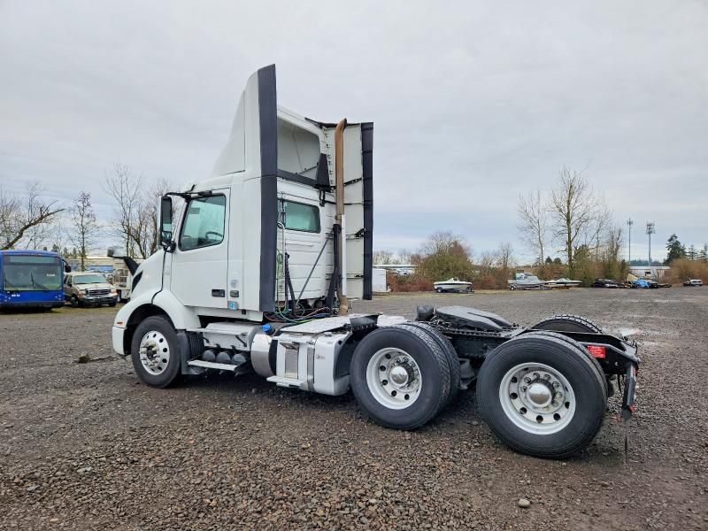 2020 Volvo VNR Semi Truck