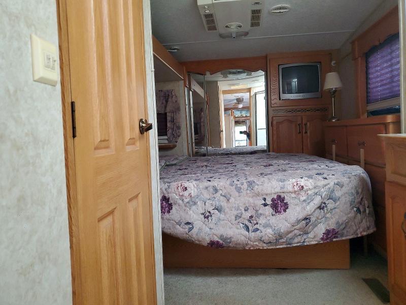 2006 Monaco Coa 2006 Kutb Montana-camper