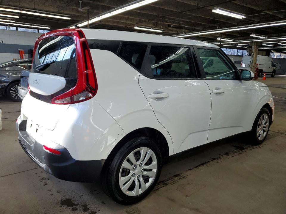 2022 KIA Soul lx