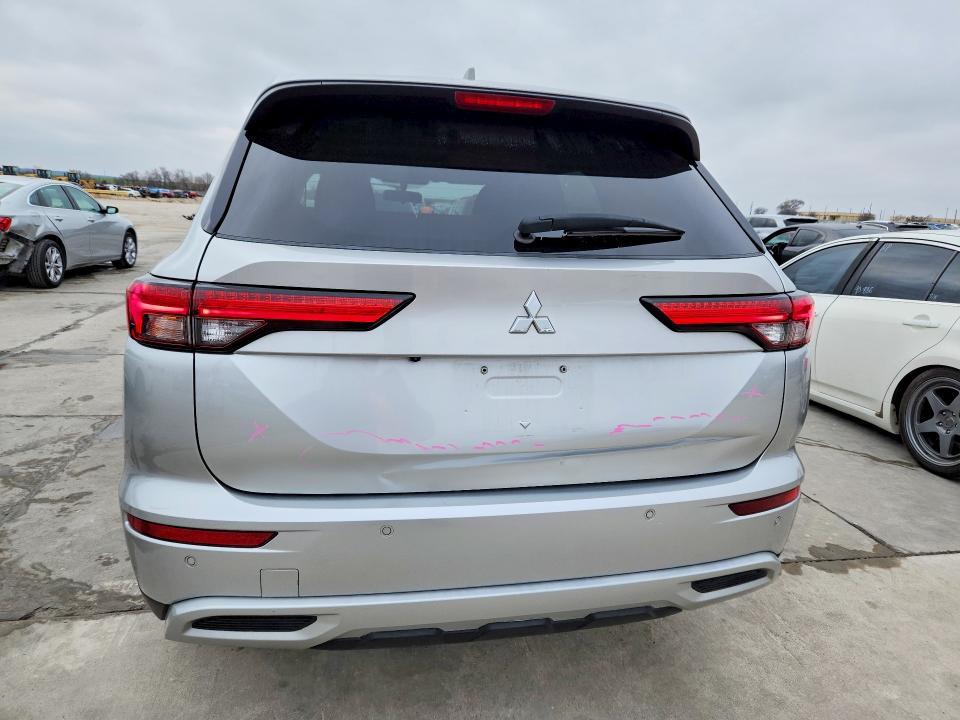 2022 Mitsubishi Outlander se