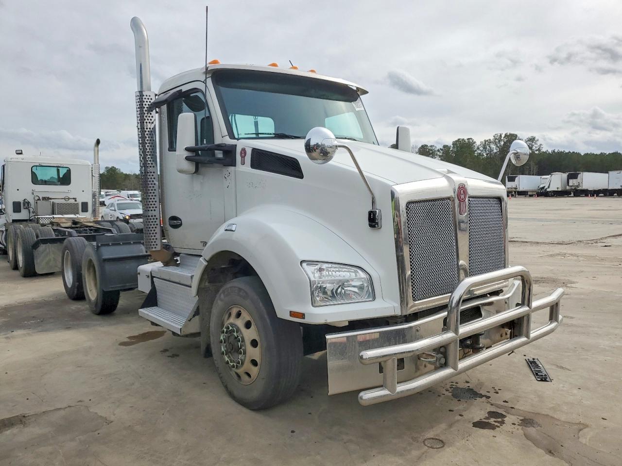 2020 Kenworth T880 Semi Truck