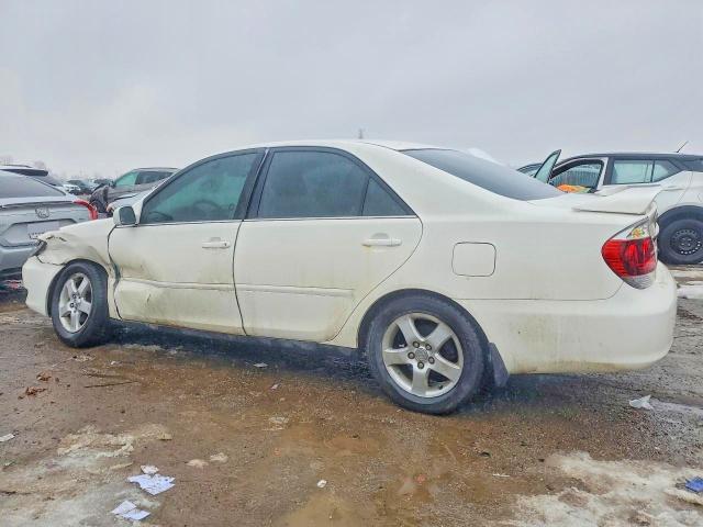 2005 Toyota Camry le