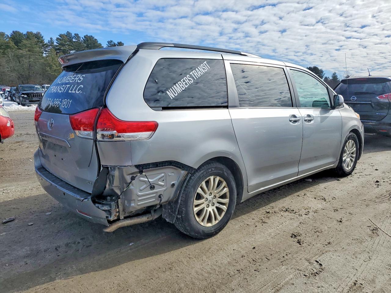 2013 Toyota Sienna xle