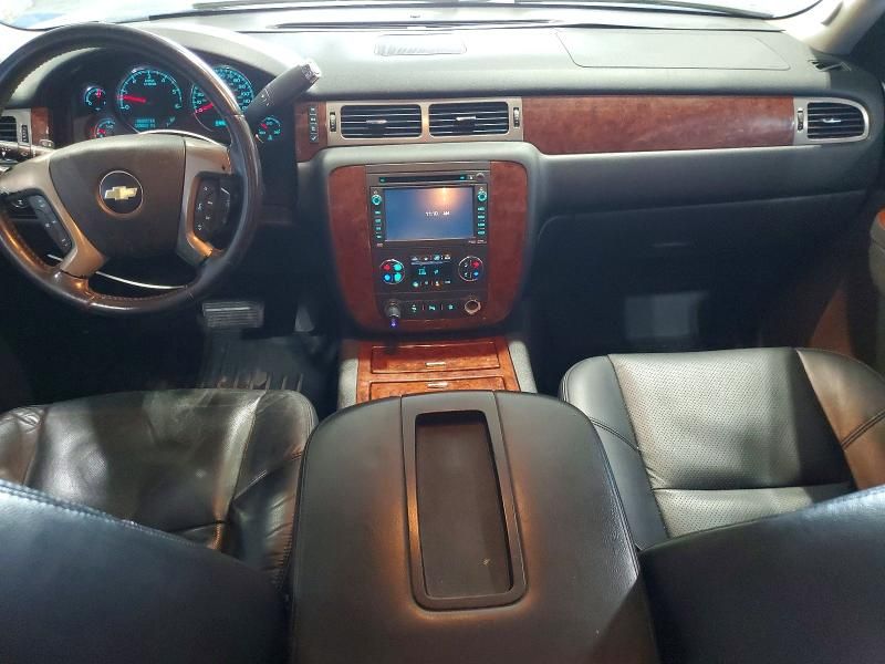 2011 Chevrolet Suburban K1500 ltz