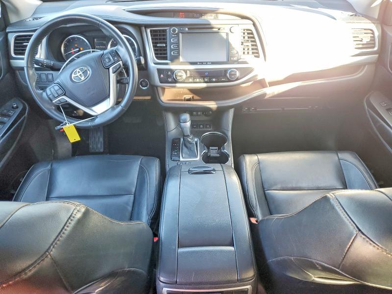 2018 Toyota Highlander se