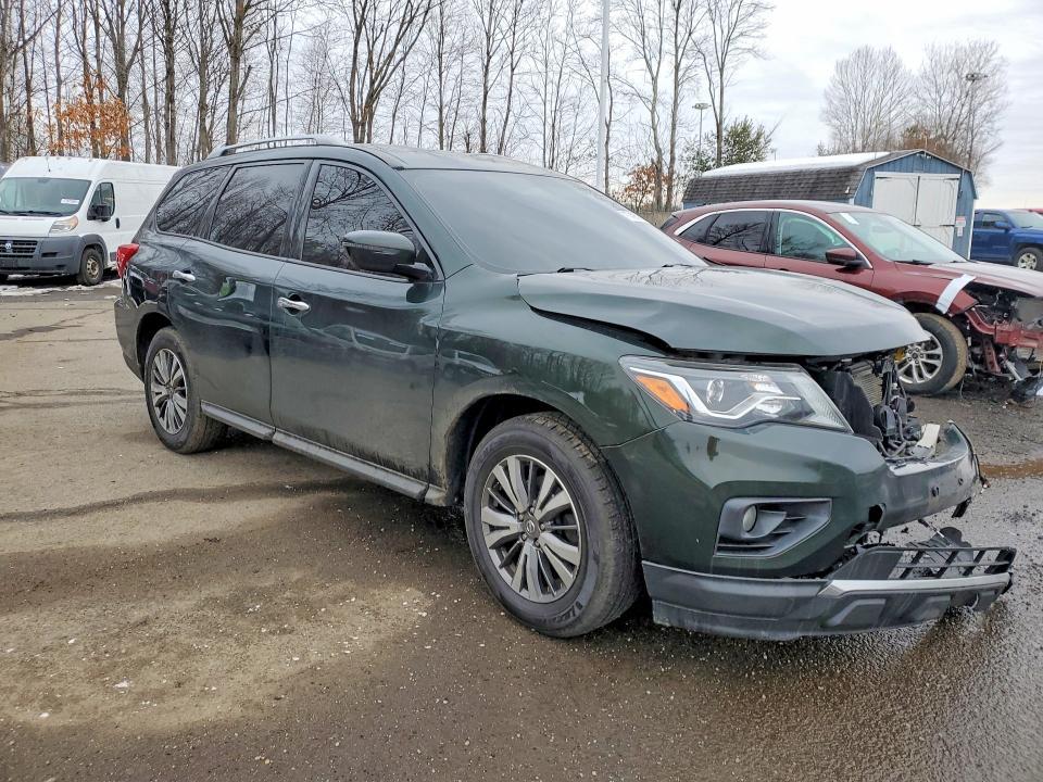 2018 Niss Pathfinder sv