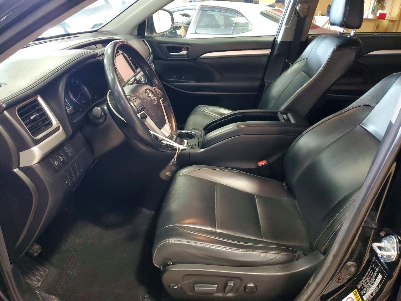 2017 Toyota Highlander se