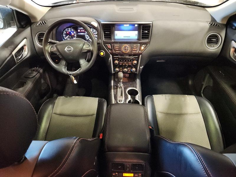 2020 Nissan Pathfinder sv