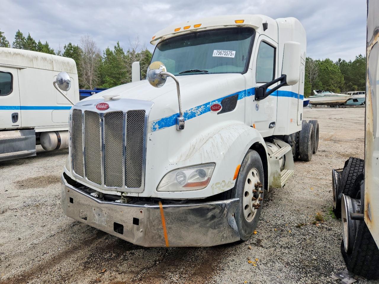 2015 Peterbilt Tractor 2015 Peterbilt 579 Semi Truck