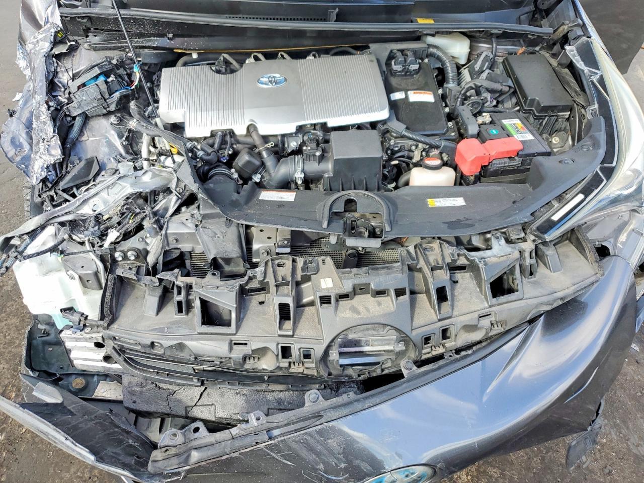 2016 Toyota Prius Three Touring
