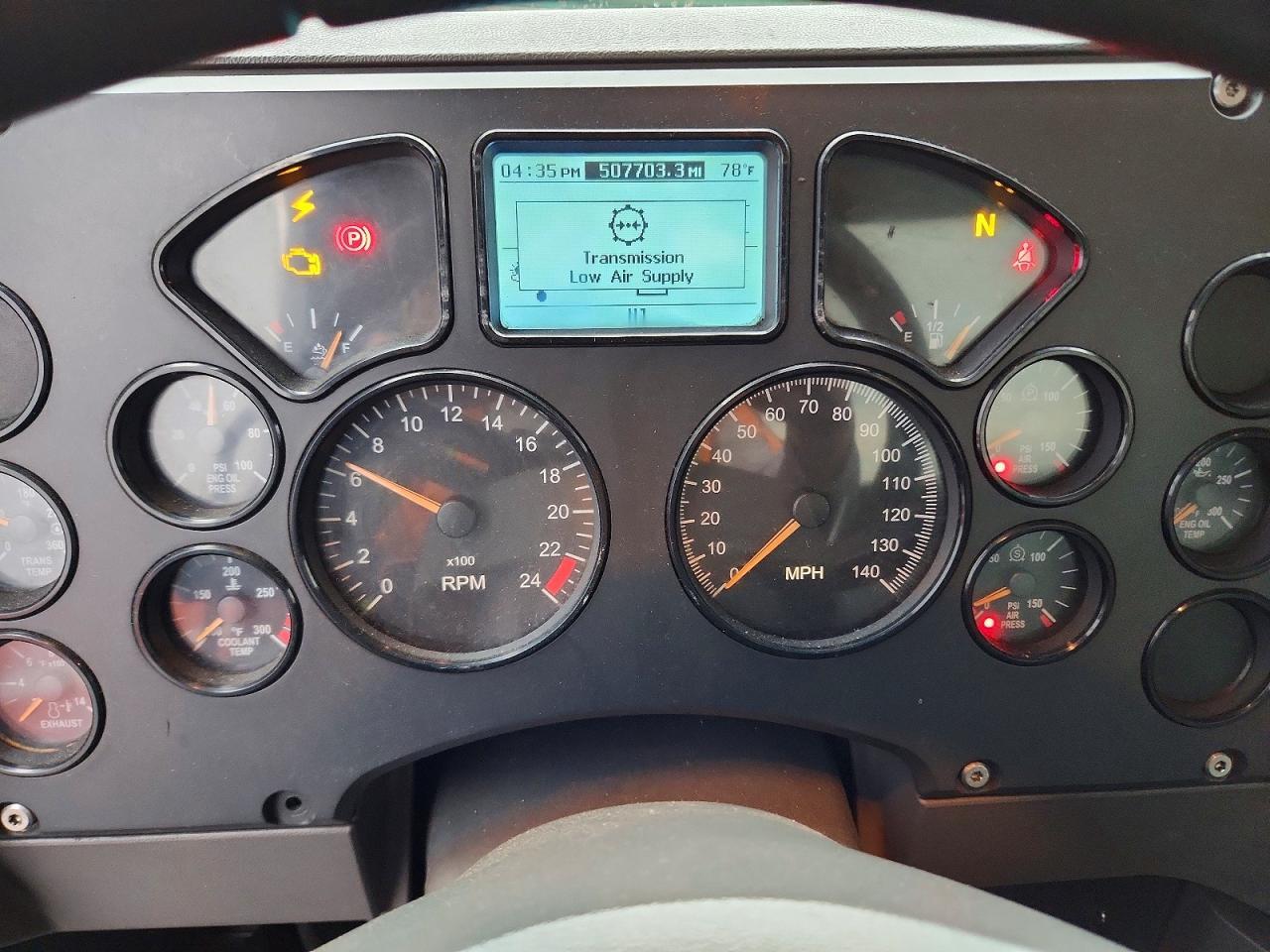 2017 Mack CX612 Semi Truck