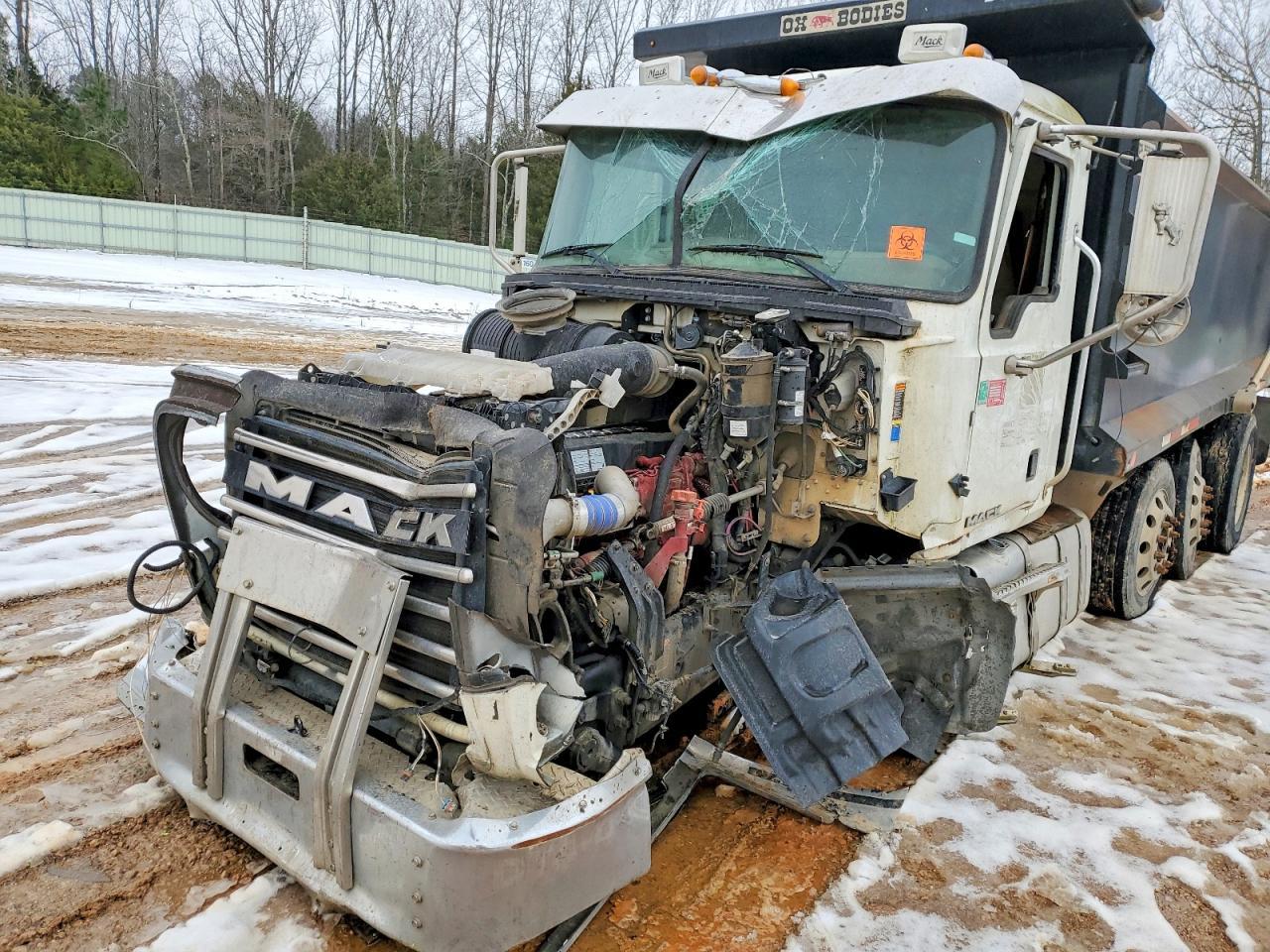 2018 Mack GU700 Dump Truck