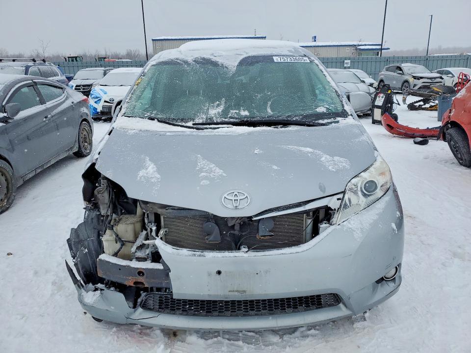 2011 Toyota Sienna xle