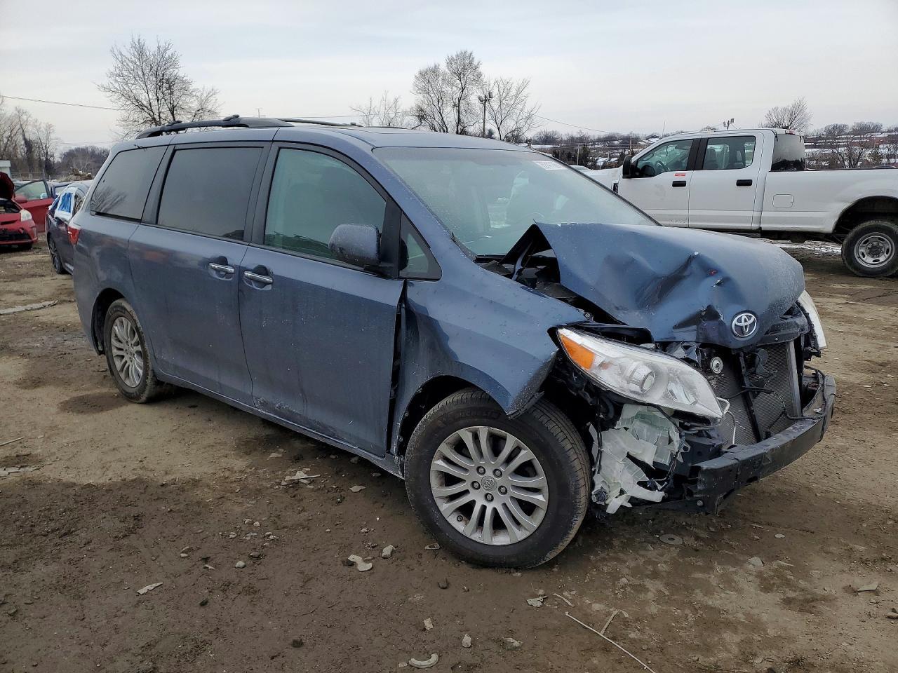 2016 Toyota Sienna xle