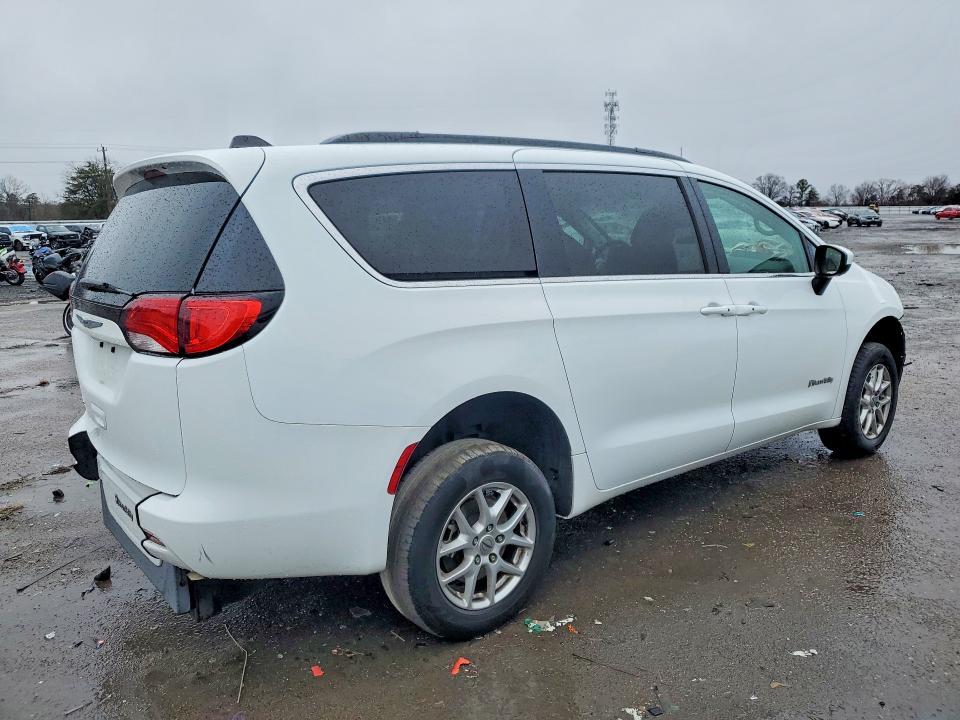 2021 Chrysler Voyager lxi