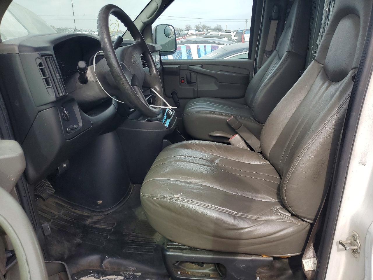 2005 Chev Express G2500