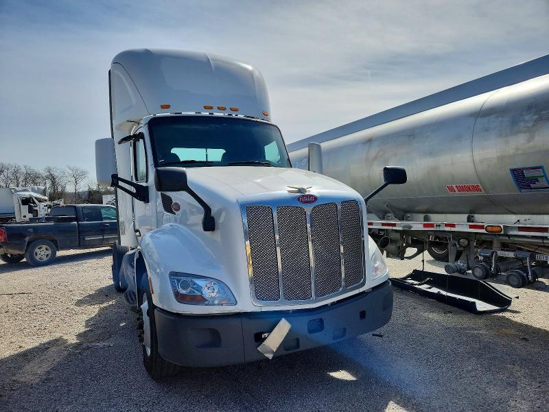 2019 Peterbilt 579-Semi Truck