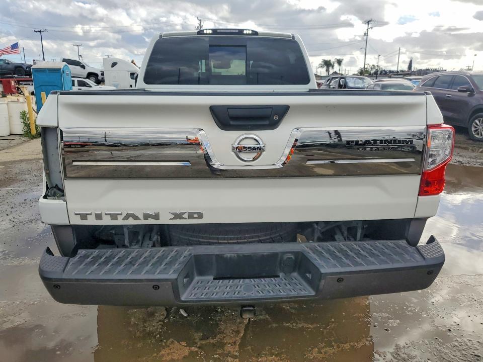 2016 Nissan Titan xd sl