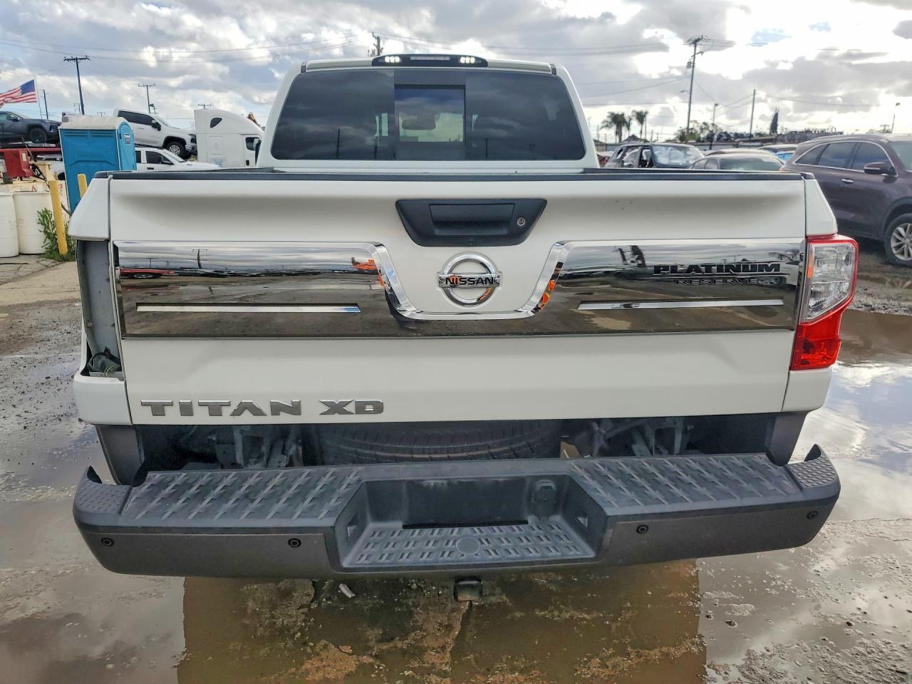 2016 Nissan Titan XD SL