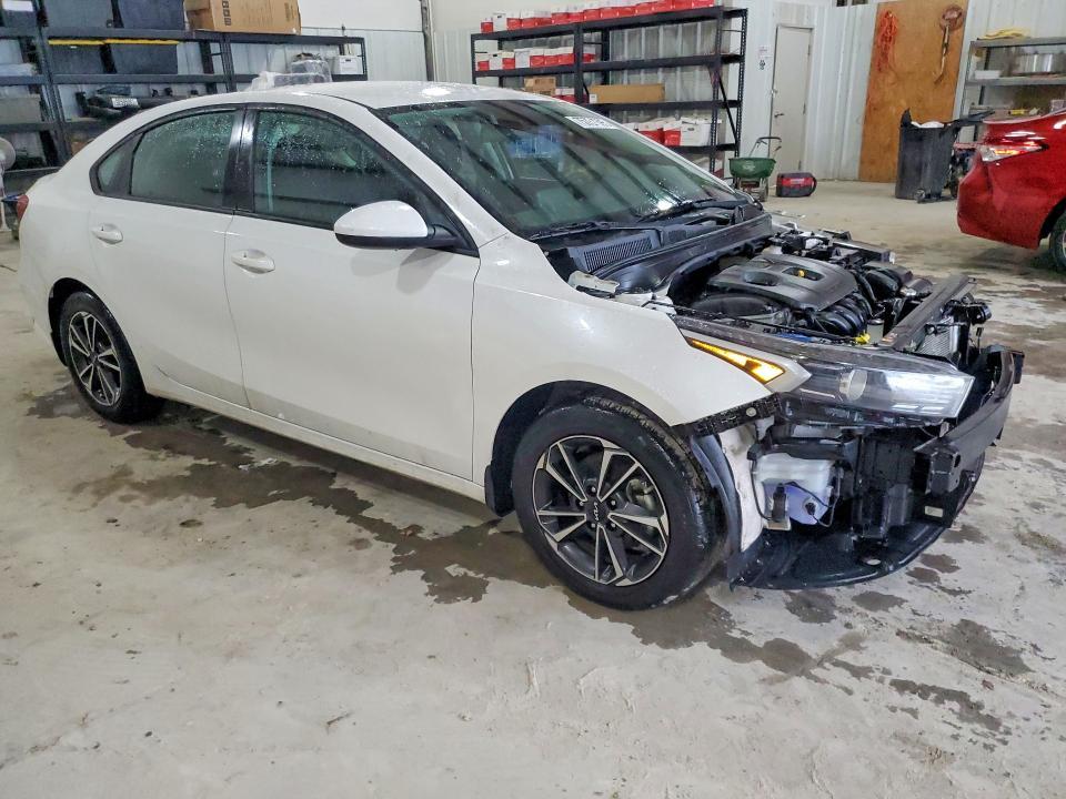 2024 KIA Forte lx