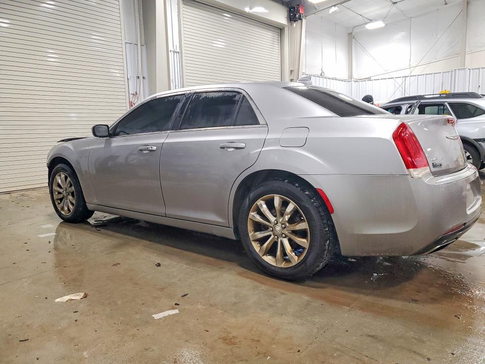 2016 Chrysler 300 Limited