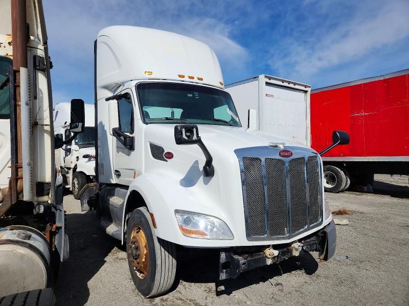 2017 Peterbilt 579-Semi Truck