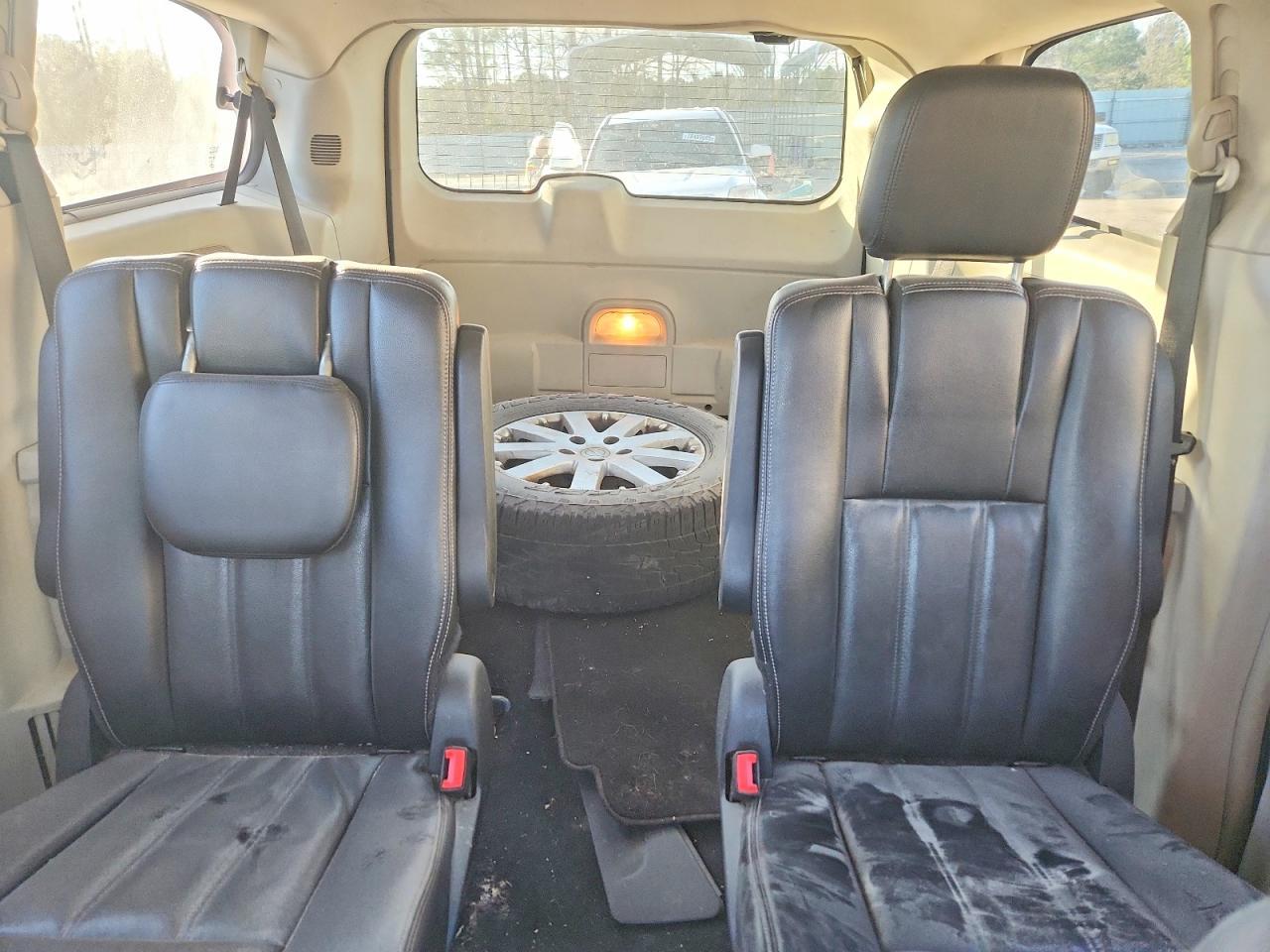 2013 Chrysler Town & Country Touring
