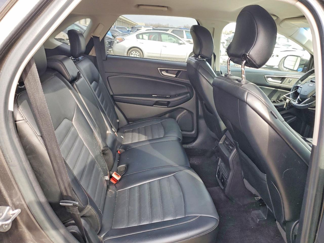 2017 Ford Edge sel