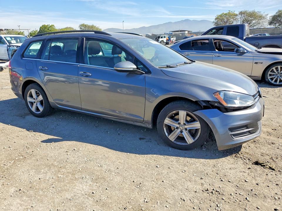 2015 Volkswagen Golf Sportwagen tdi s