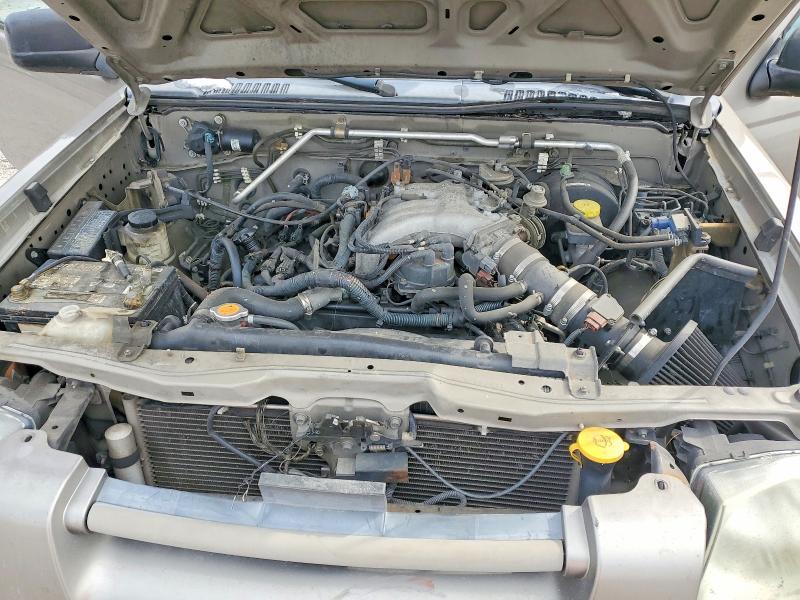2004 Nissan Frontier Crew Cab XE V6