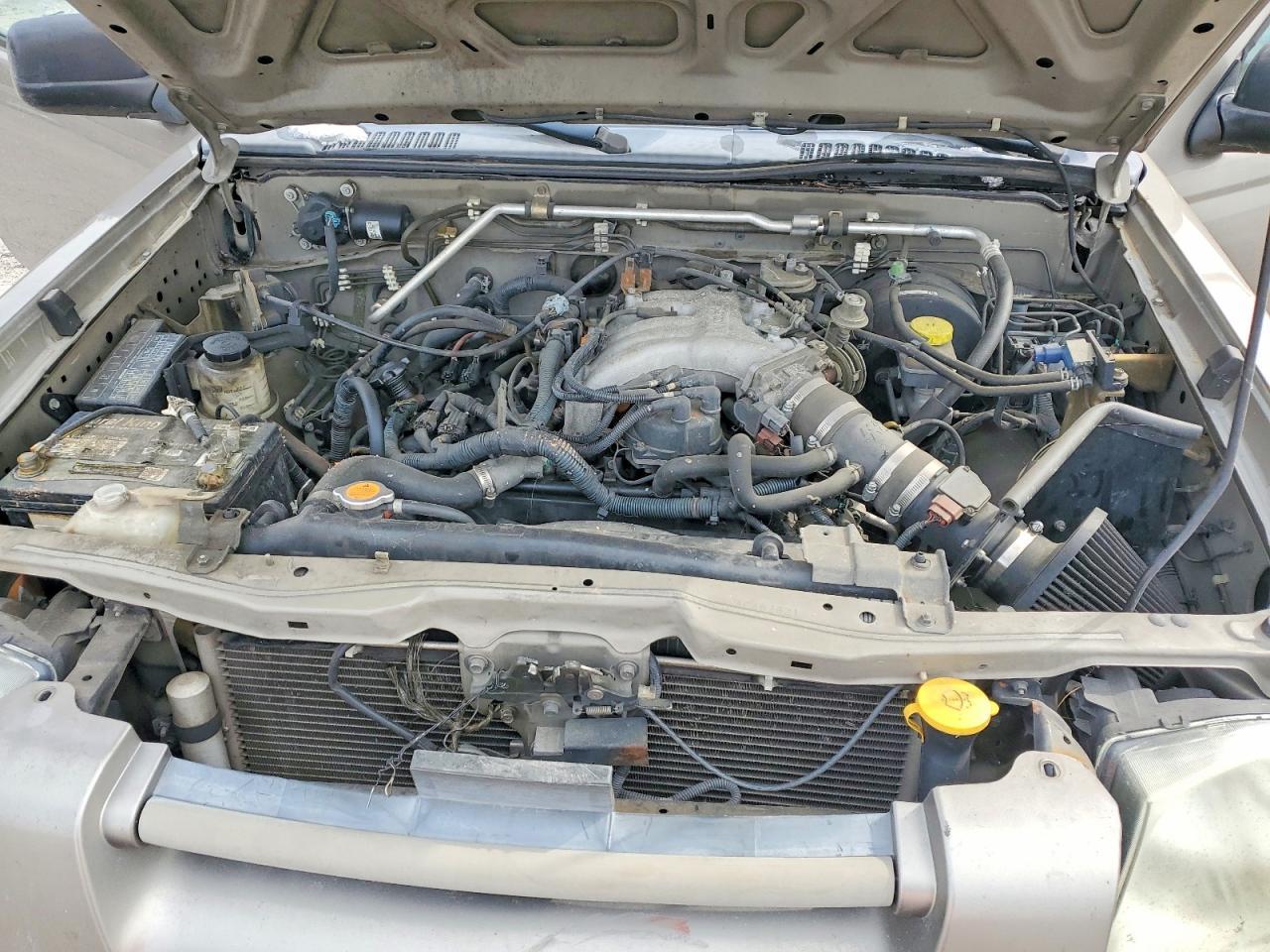 2004 Nissan Frontier Crew Cab XE V6