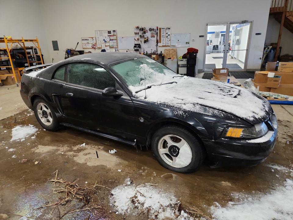 2004 Ford Mustang