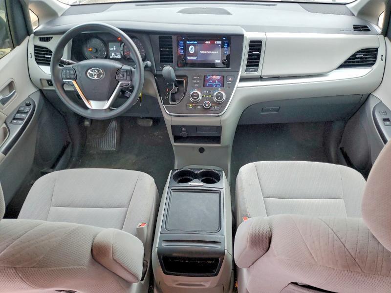 2016 Toyota Sienna le