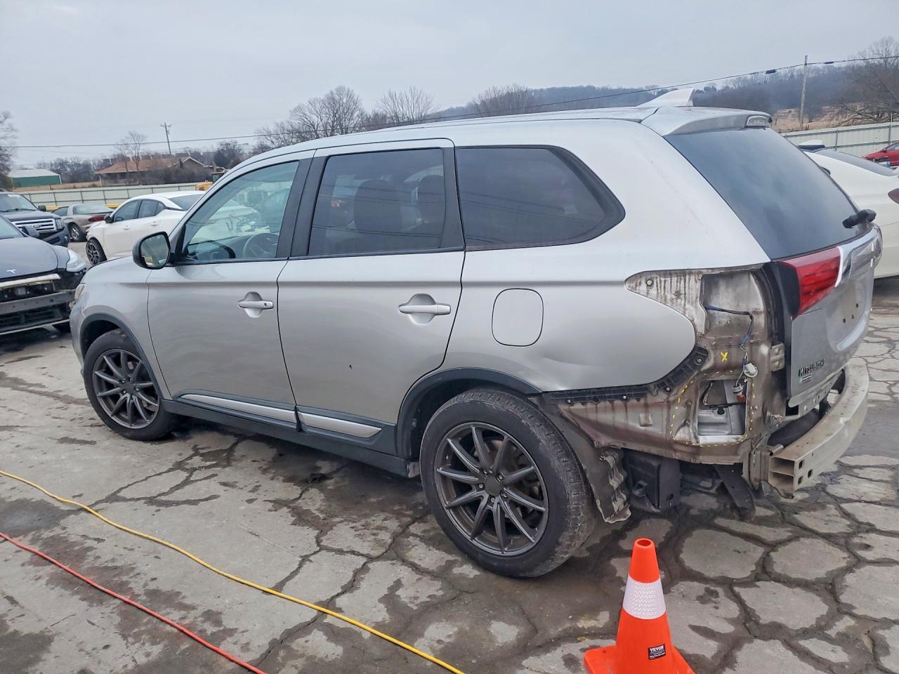 2018 Mitsubishi Outlander es