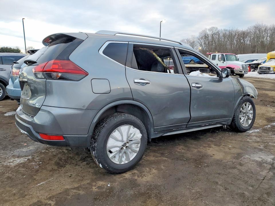 2018 Nissan Rogue sv