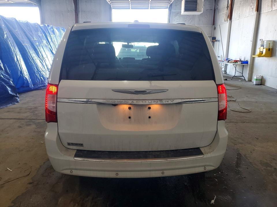 2016 Chrysler Town & Country Touring l