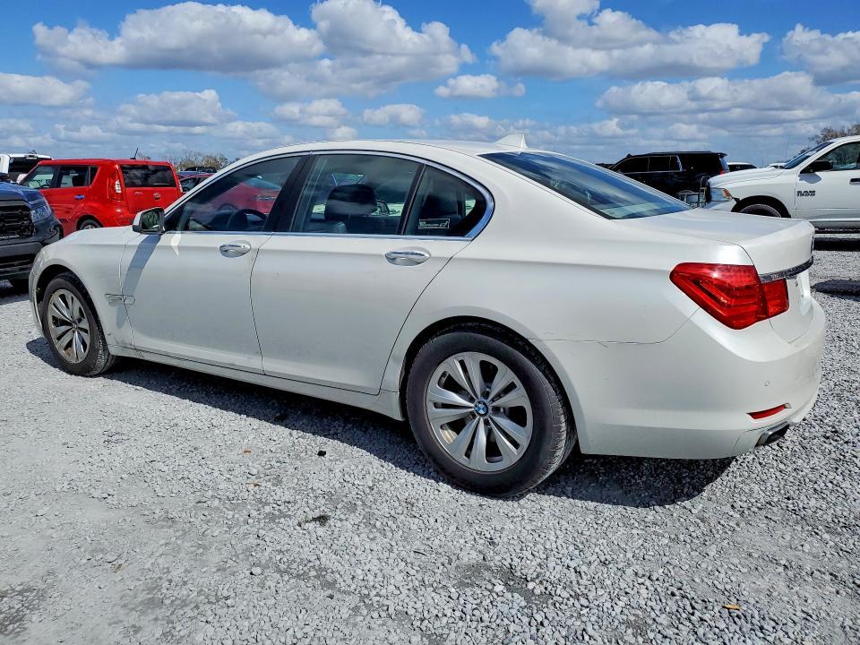 2011 BMW 740 i